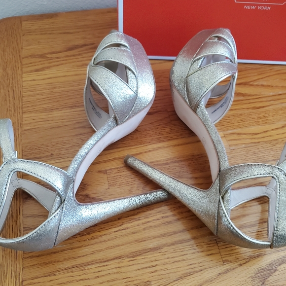 Coach Daylan Gold Dusted Leather Strappy High Heels Women's Shoe Size 8.5 - Picture 7 of 16